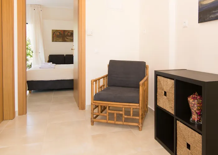 Angelbay Agía Triás